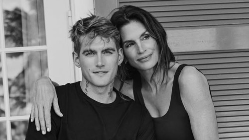 Filho de Cindy Crawford se internou em clínica na véspera de sua morte