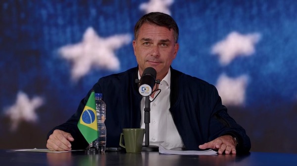 Flávio nega voo em avião de Vorcaro e diz que aeronave era de Willer Tomaz