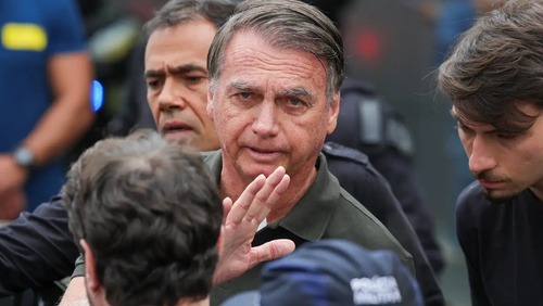 Defesa de Bolsonaro desiste de suspensão da pena
