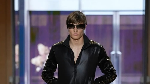Filho de Rodrigo Hilbert e Fernanda Lima estreia na passarela da Gucci