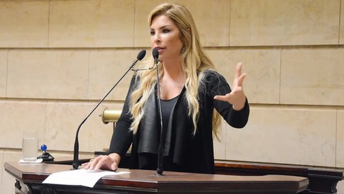 Polícia prende ex-vereadora Veronica Costa, condenada por tortura