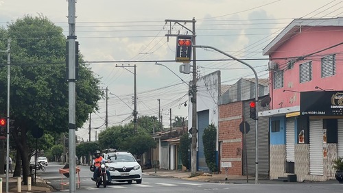 Dois novos semáforos começam a funcionar no Ipiranga