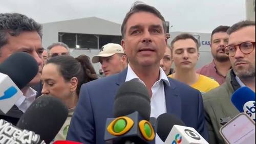 Fachin rejeita pedido de Flávio e não afasta Dino de casos relacionados a ele