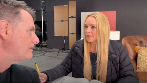 Lindsay Lohan recria cena de "Meninas Malvadas": "É 3 de outubro"