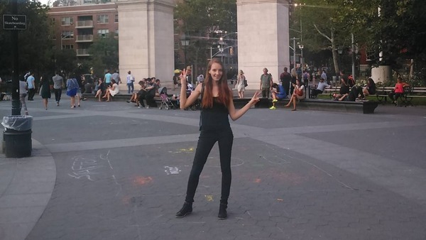 Modelo Giane Alves morre aos 32 anos após passar mal em consulta do filho