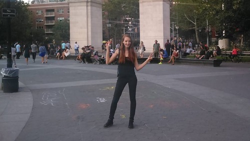 Modelo Giane Alves morre aos 32 anos após passar mal em consulta do filho