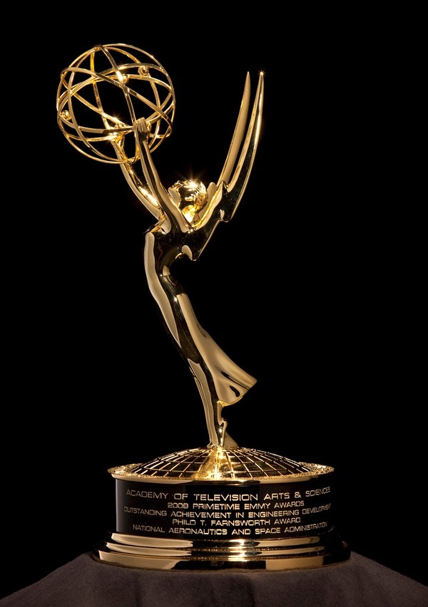 Emmy abandona TV aberta e fecha acordo de seis anos com Prime Vídeo