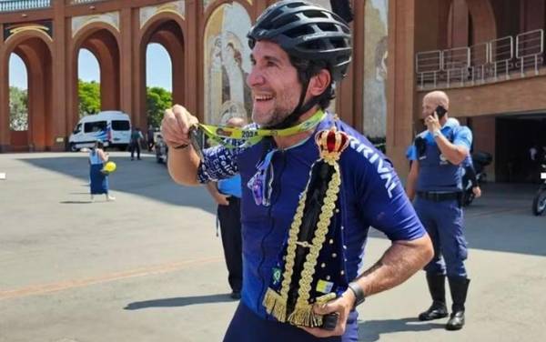 Daniel peregrina até Aparecida; veja famosos que já fizeram o trajéto a pé