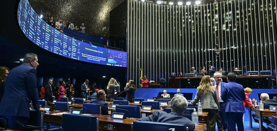 Senado aprova fim da escala 6x1 e redução da jornada de trabalho