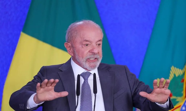 A dez dias da eleição, Lula promete passe livre no transporte público aos finais de semana