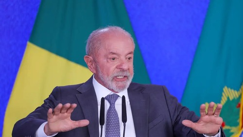 A dez dias da eleição, Lula promete passe livre no transporte público aos finais de semana