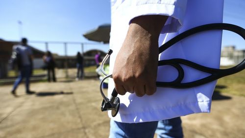 Congresso aprova exame obrigatório para exercício da medicina