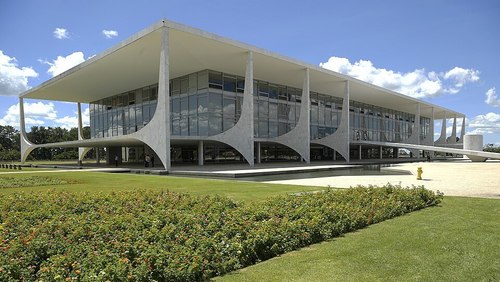 Datafolha: 51% dos brasileiros defendem fim da reeleição; 46% querem manter