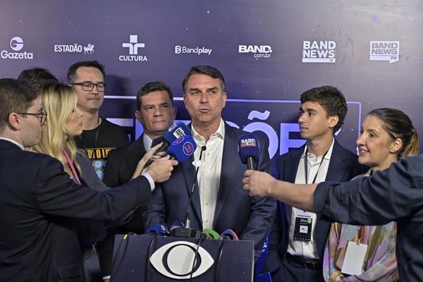 Debate na Band: Flávio fala sobre fim da escala 6x1: 'Levar prosperidade ao trabalhador'