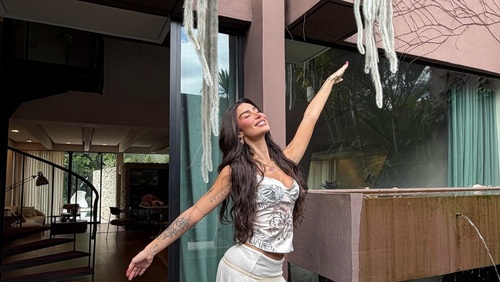 Bianca Andrade mostra detalhes de nova mansão com três andares em SP