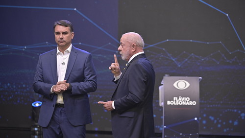 Debate na Band: Lula ataca Flávio com Master e propõe abertura de contas bancárias de ambos