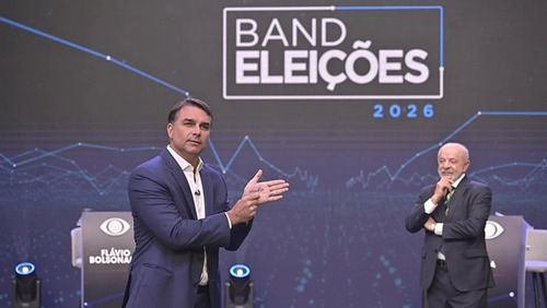 Debate na Band: Flávio admite falhas na Saúde durante governo do pai: 'Deu o seu melhor'