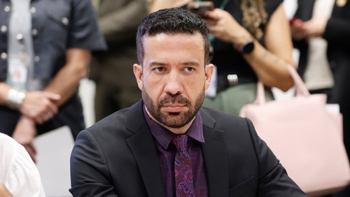 André Janones está estável, sem novos episódios de arritmia, diz hospital