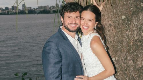 Juliana Paiva se casa com Danilo Partezani em cerimônia reservada
