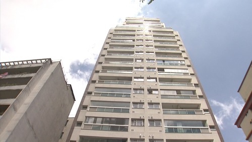 Homem em surto morde e arranca orelha de médico e morre em SP
