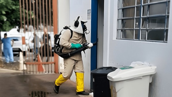 Metade das cidades brasileiras está em alerta para risco de alta da dengue