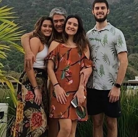 William Bonner faz primeira tatuagem e desenho surpreende