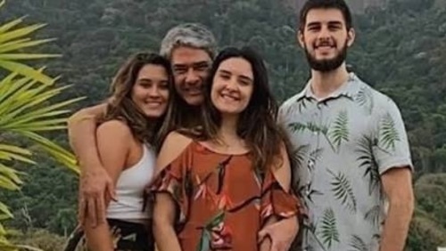 William Bonner faz primeira tatuagem e desenho surpreende