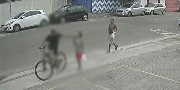 Idosa fratura o queixo após ser derrubada por adolescente em assalto em ES