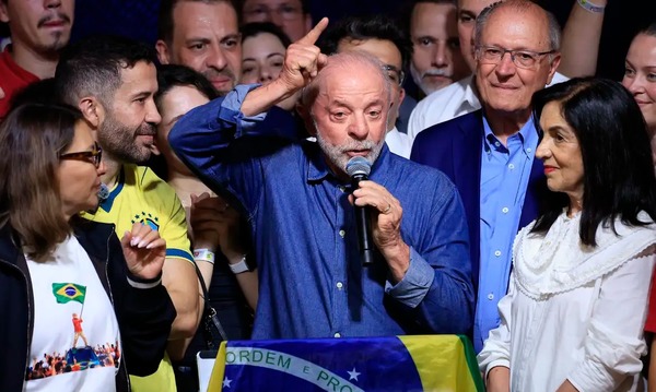 'Votação apertada', 'histórico': Imprensa internacional repercute vitória de Lula