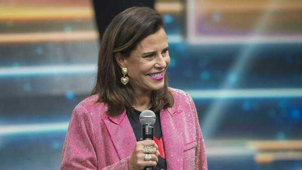 De onde vem a fortuna da Narcisa Tamborindeguy? Socialite completa 60 anos