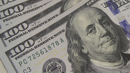 Dólar dispara após reeleição de Lula e chega a R$ 5,60