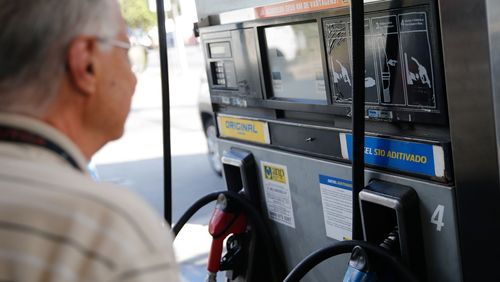Governo prorroga por um mês subvenção de R$ 2,12 ao diesel