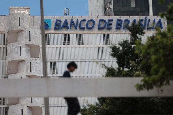 Ex-presidente do BRB diz que Ibaneis Rocha pediu venda ao Banco Master