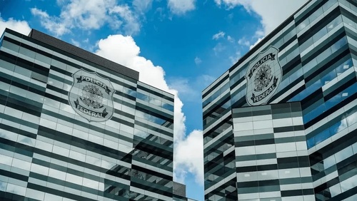 PF apreende R$ 300 mil de quadrilha que enviava cocaína por Guarulhos (SP)