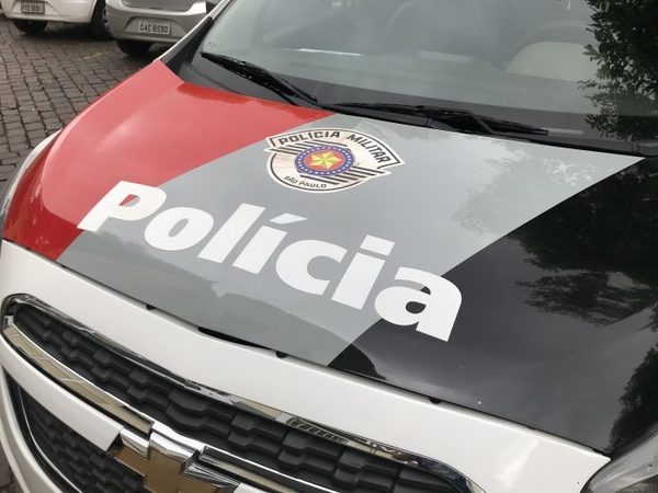 Casal assalta em ponto de ônibus no Centro de RP