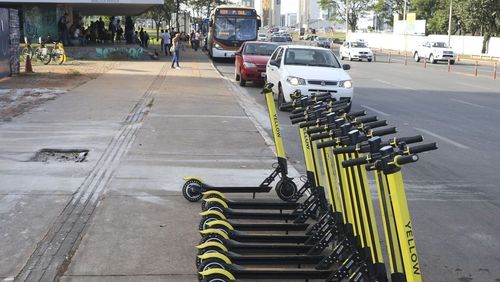 Empresa de patinetes e bicicletas encerra atividade em 14 cidades