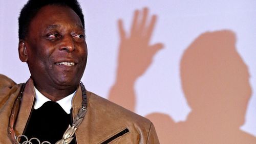Pelé refuta declarações sobre depressão e diz a fãs que está bem