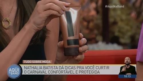 Conheça os truques que as famosas usam para brilhar no Carnaval