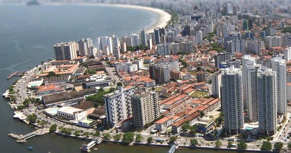 Mulher cai do primeiro andar após tentar fugir da quarentena em Santos