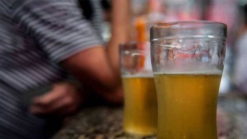 Isolamento social pode ser gatilho para consumo de álcool