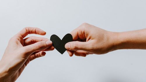 Casais e quarentena: 5 dicas de como melhorar a convivência no isolamento
