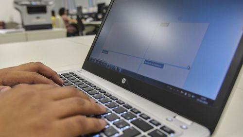 Educação domiciliar durante a quarentena tem sido desafio para pais