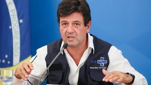 Ministro Mandetta continua no cargo