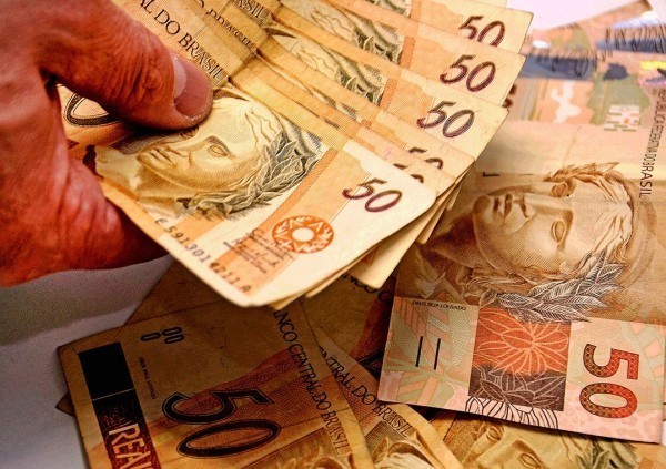 Serasa capta inadimplência recorde em abril; 61,2 millhões têm dívidas em atraso