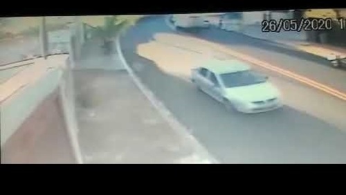 Idosa é atropelada por carro no Planalto Verde; confira o vídeo