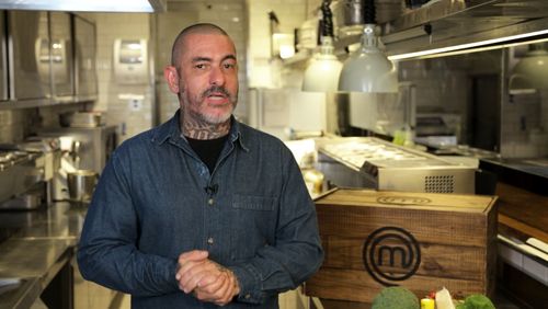 Masterchef faz 3ª live nesta quarta; Fogaça já preparou a caixa misteriosa