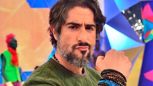 Marcos Mion alerta para golpes que prometem entrada em A Fazenda