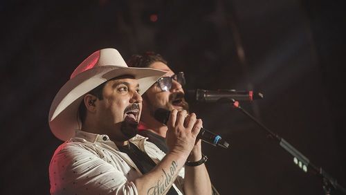 “Música na Band Live” apresenta show da dupla Edson e Hudson nesta sexta