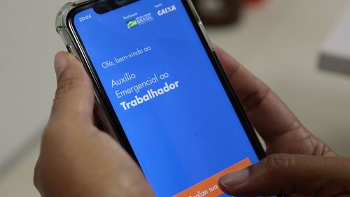 Caixa não tem como filtrar classe de quem pede auxílio, diz Guimarães