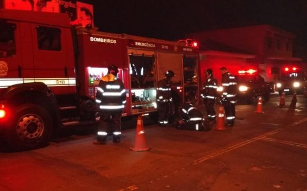 Mulher morre carbonizada após casa pegar fogo em Franca